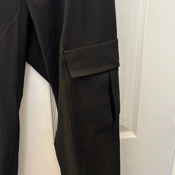Athleta chelsea utilities joggers black side  pocket zipper pockets size 4 - Picture 6 of 6